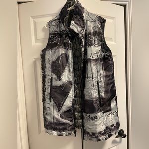 Women’s reversible vest